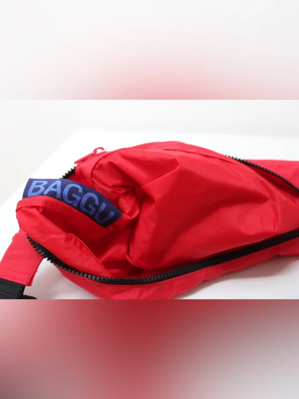 Baggu Crescent hobo bag